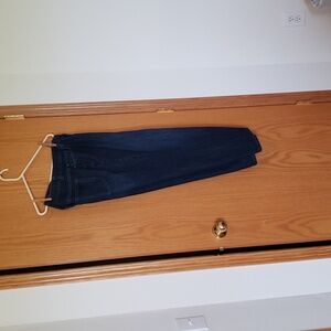 Womens plus size 20w petite dark wash jeans. Like new.